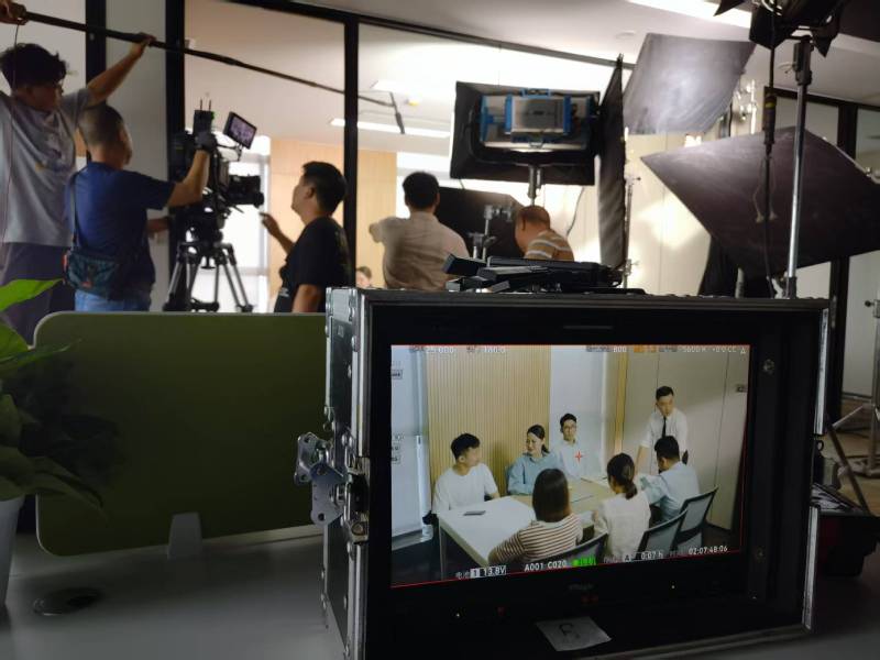 扎赉特旗TVC拍摄公司：科技产品视觉化大师，诠释未来感与功能美学